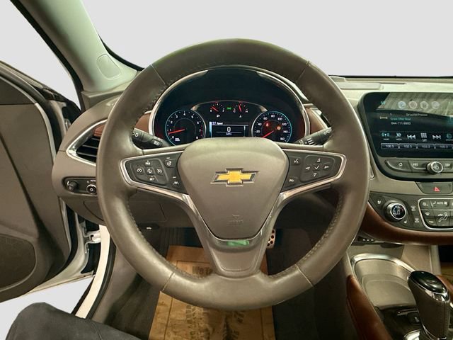 Used 2016 Chevrolet Malibu Premier w/ Driver Confidence Package II FWD image 12