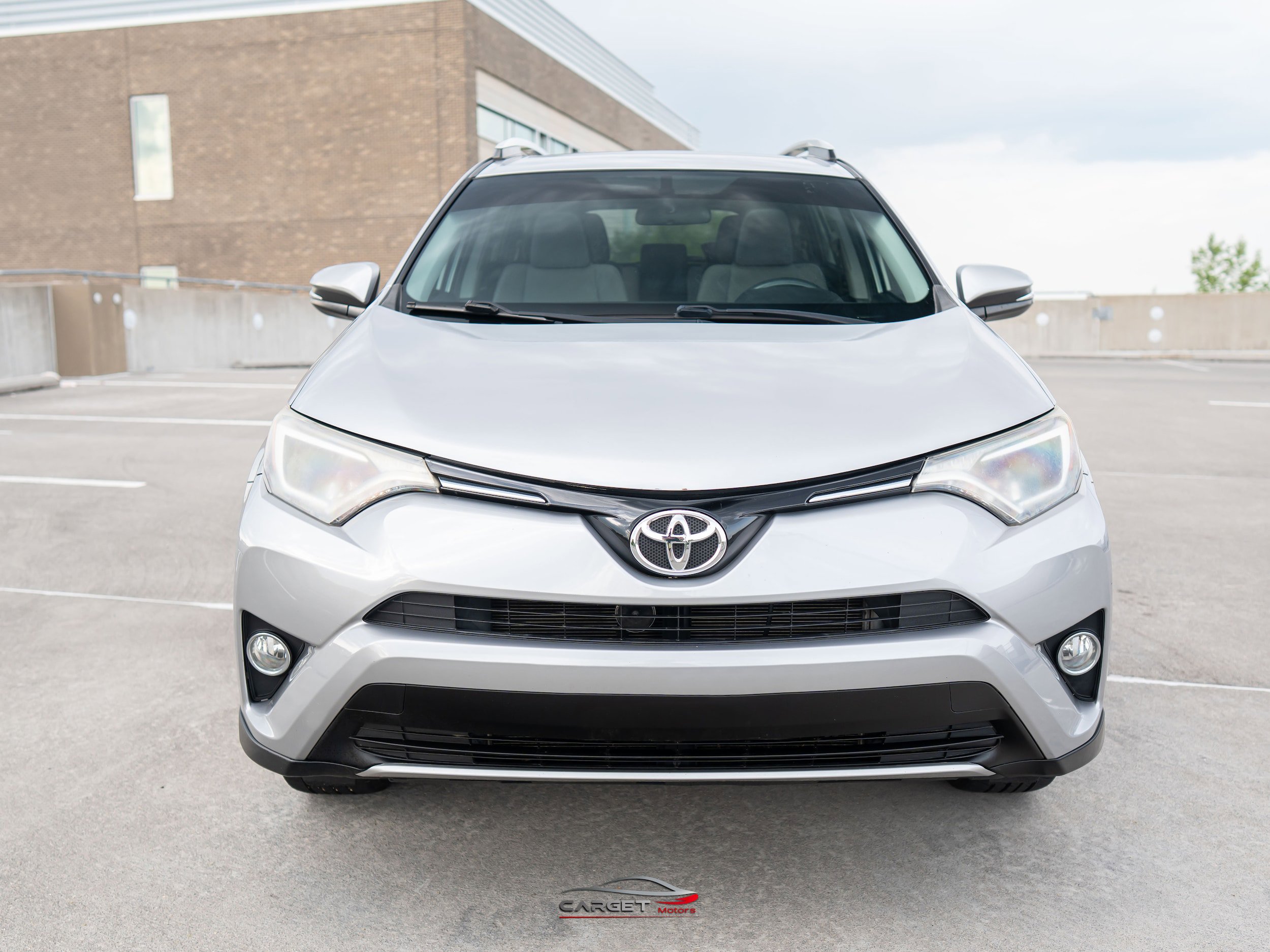 Used 2016 Toyota RAV4 XLE AWD/4WD image 2