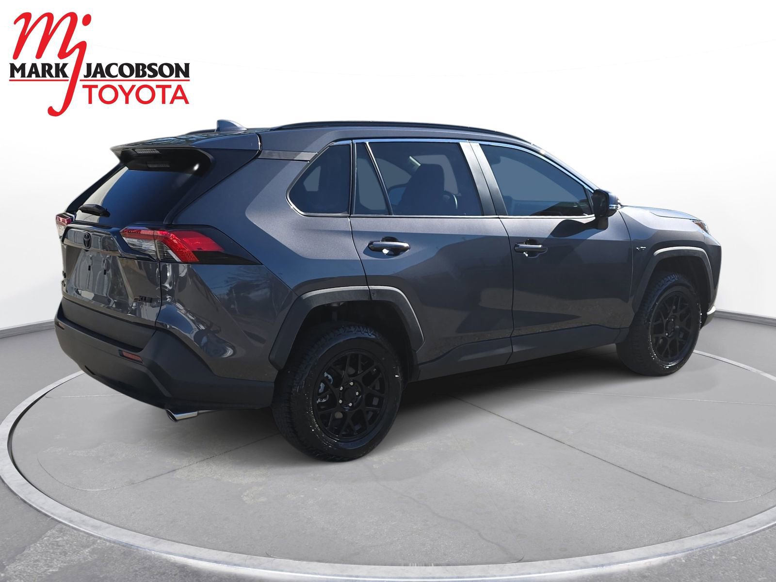 Used 2024 Toyota RAV4 XLE image 9