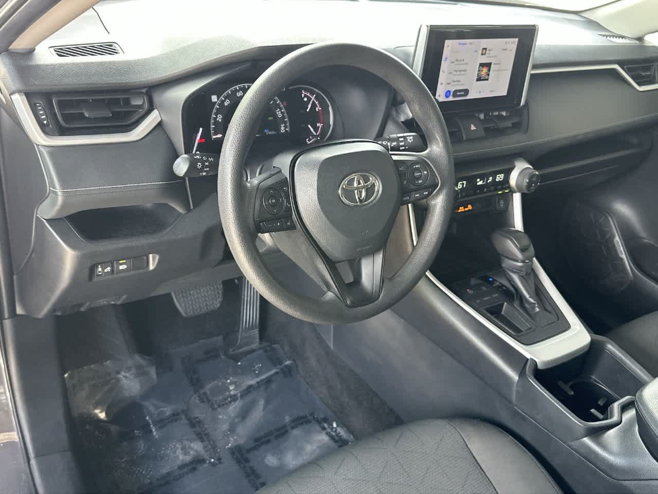 Used 2024 Toyota RAV4 XLE FWD image 13