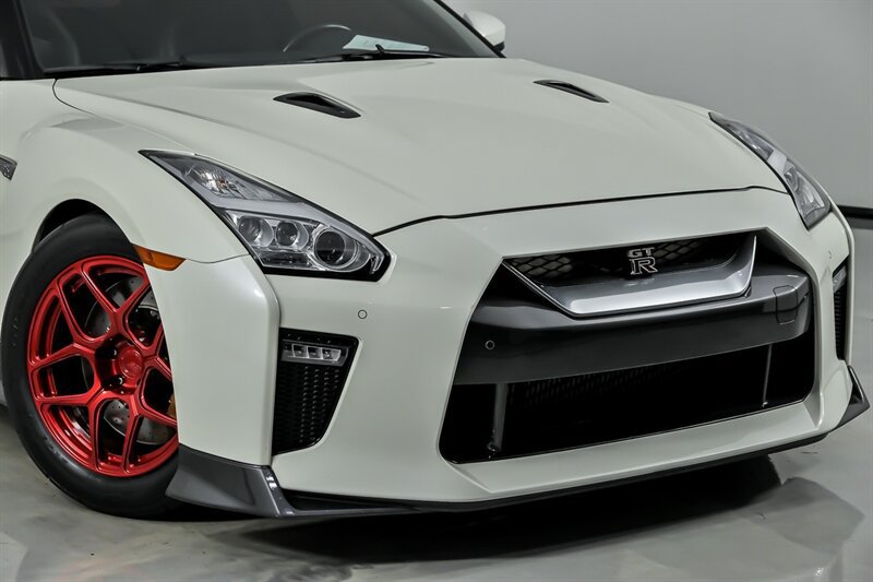 Used 2019 Nissan GT-R Premium AWD/4WD image 3
