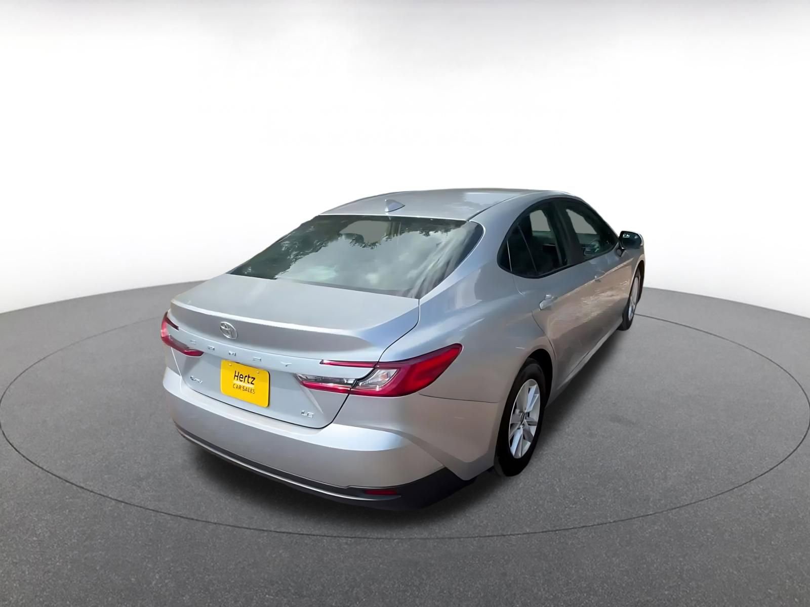 Used 2025 Toyota Camry LE FWD image 15