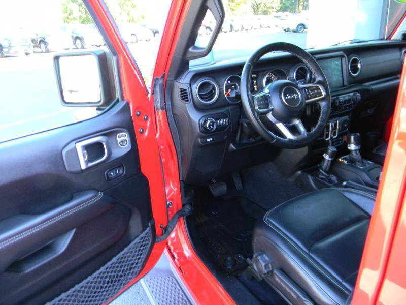 Used 2020 Jeep Gladiator Overland w/ Dual Top Group AWD/4WD image 16