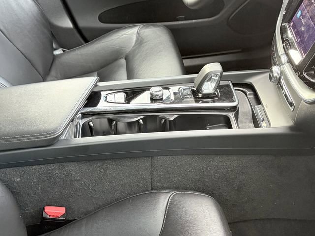 Used 2023 Volvo XC60 B5 Core w/ Climate Package image 7