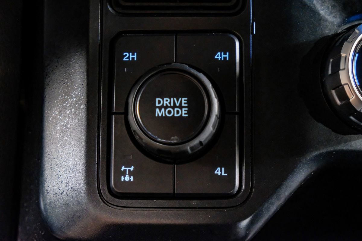 Used 2023 Ford F350 Lariat w/ Lariat Ultimate Package AWD/4WD image 25