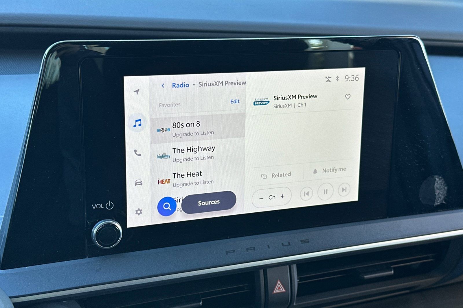 Used 2024 Toyota Prius LE image 21