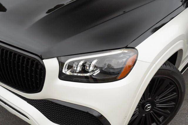 Used 2021 Mercedes-Benz Maybach GLS 600 4MATIC image 4