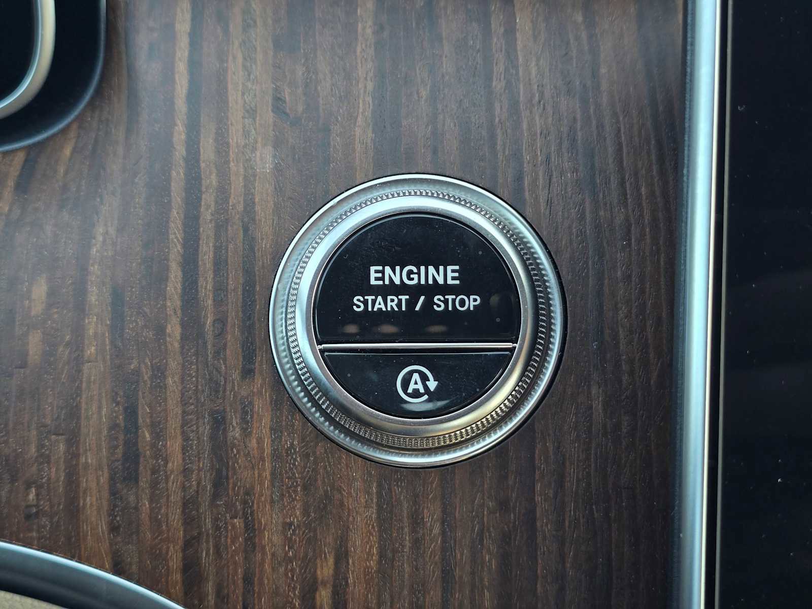 Used 2025 Mercedes-Benz C 300 Sedan image 34