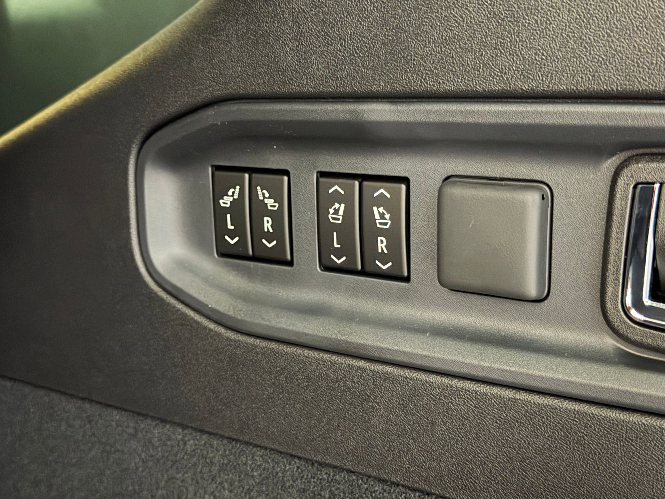 New 2026 Cadillac Vistiq Sport image 46