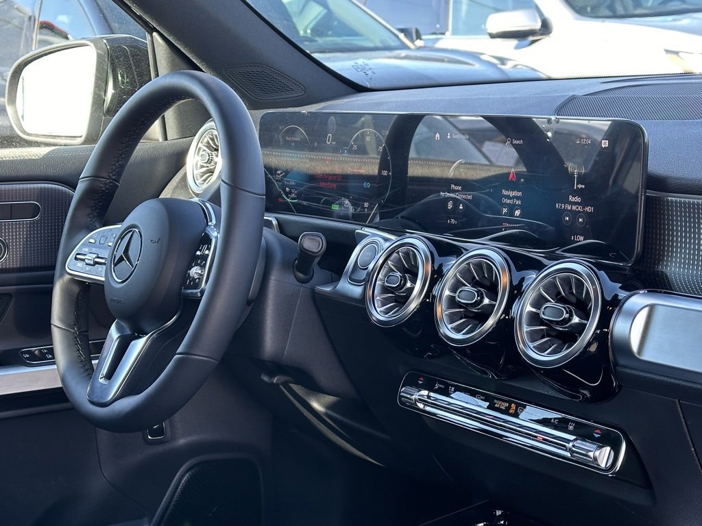 Used 2023 Mercedes-Benz EQB 300 4MATIC image 15