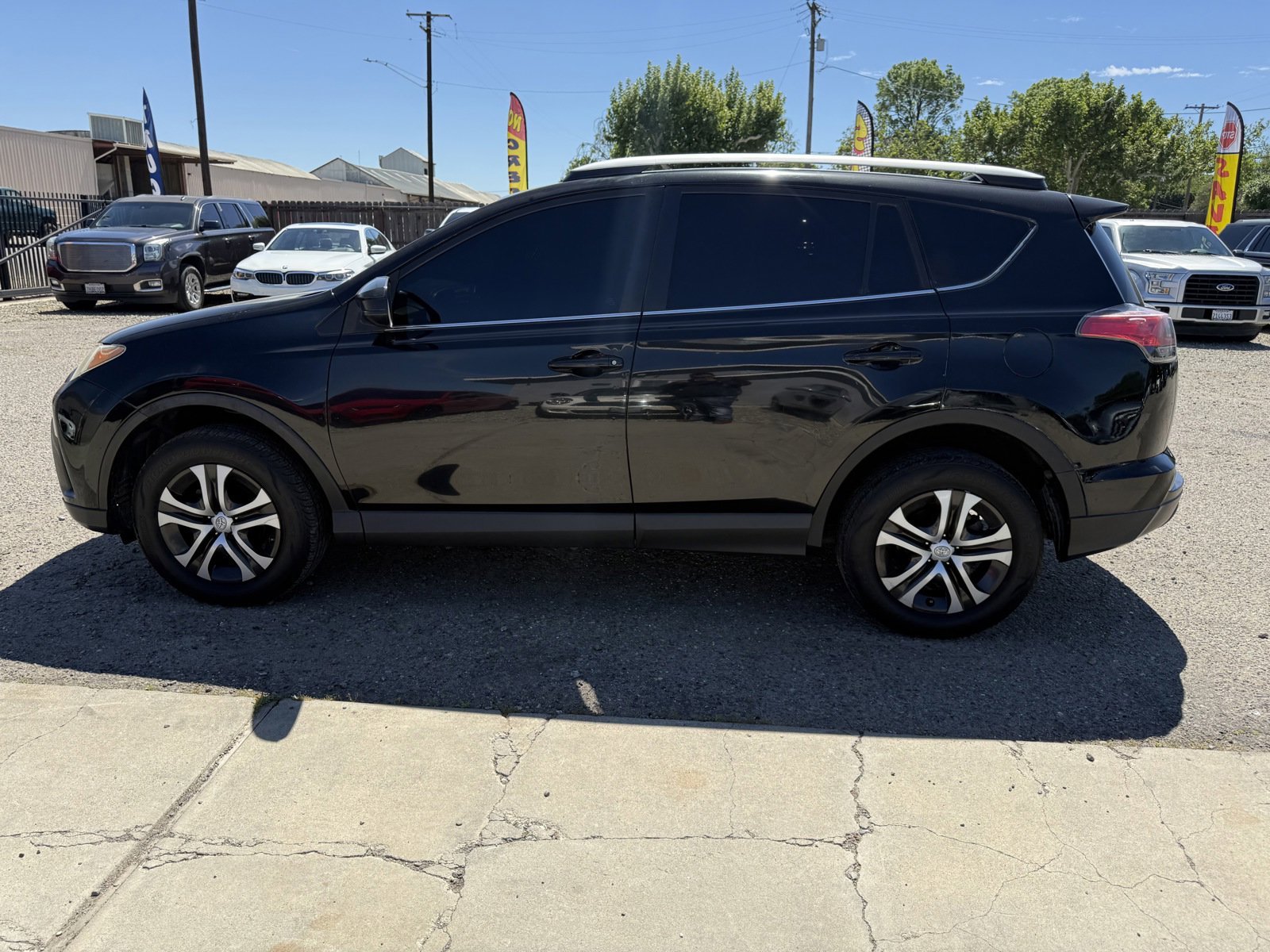 Used 2016 Toyota RAV4 LE image 8