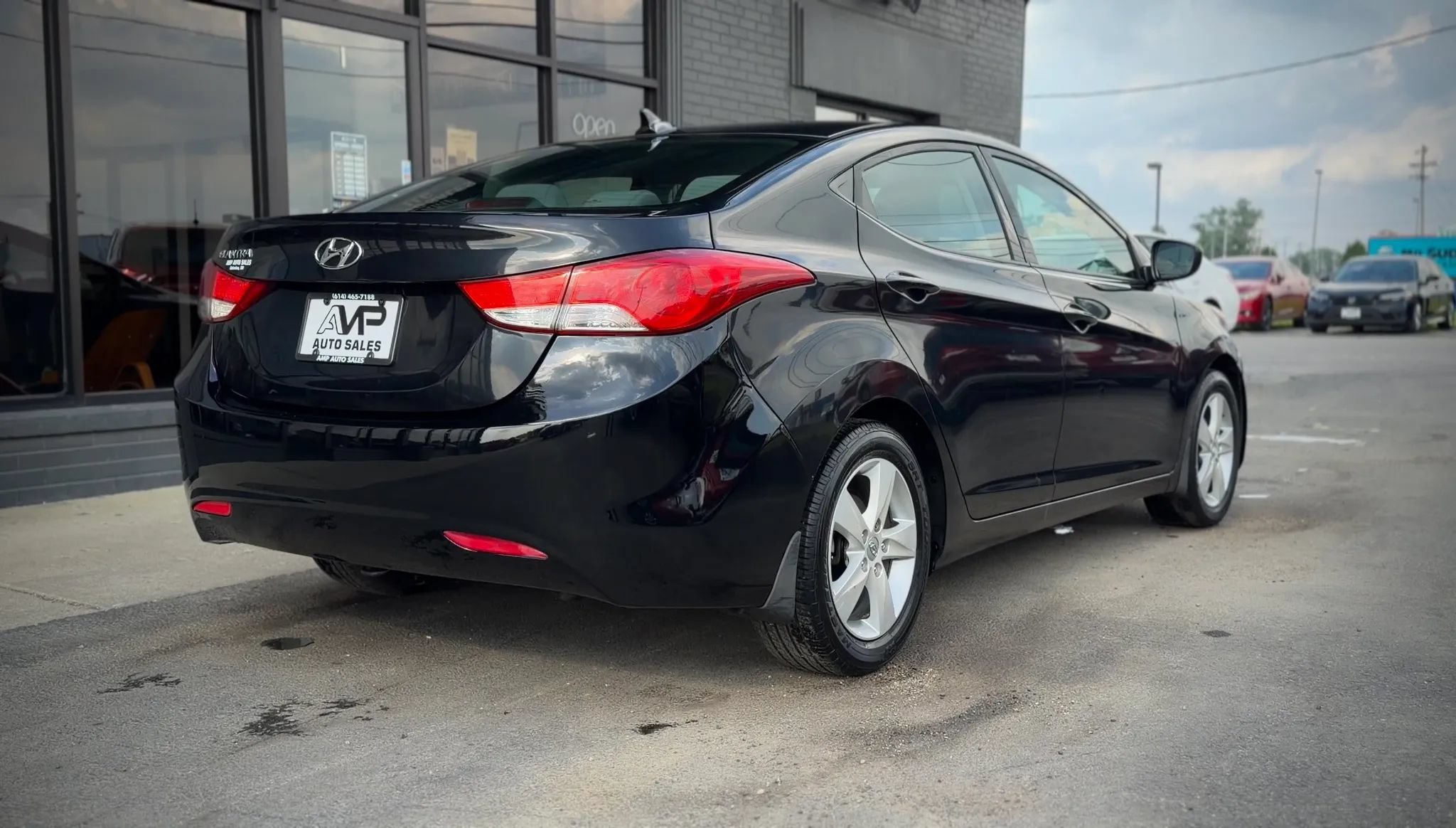 Used 2013 Hyundai Elantra GLS FWD image 2