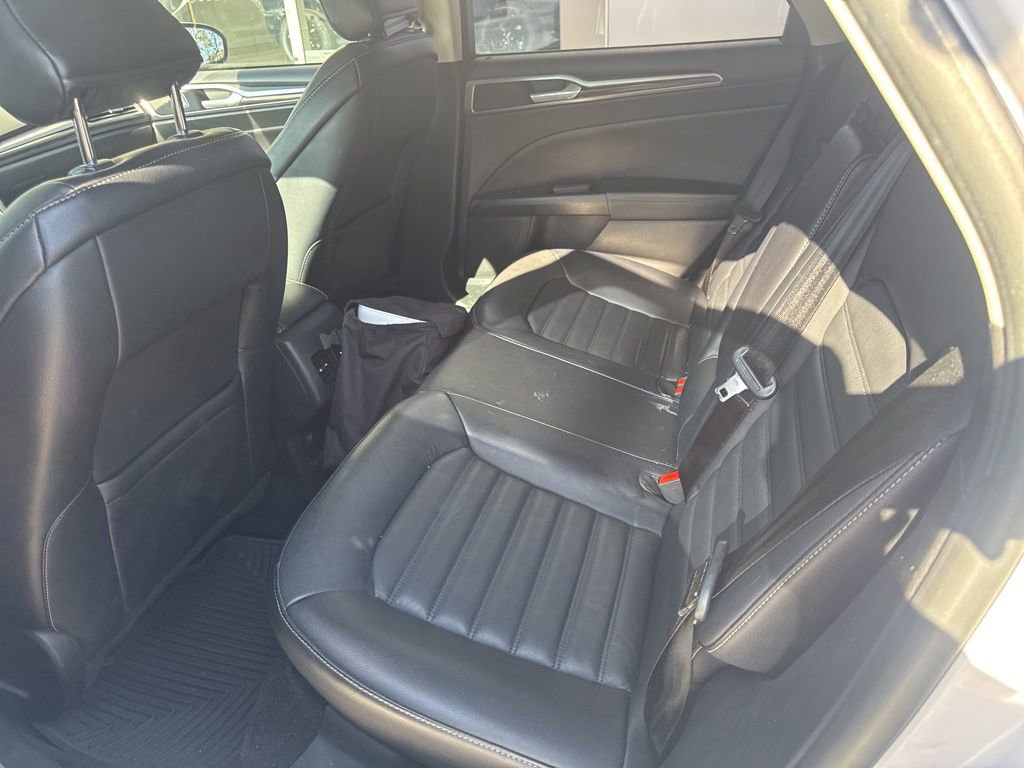 Used 2017 Ford Fusion Energi SE FWD image 12