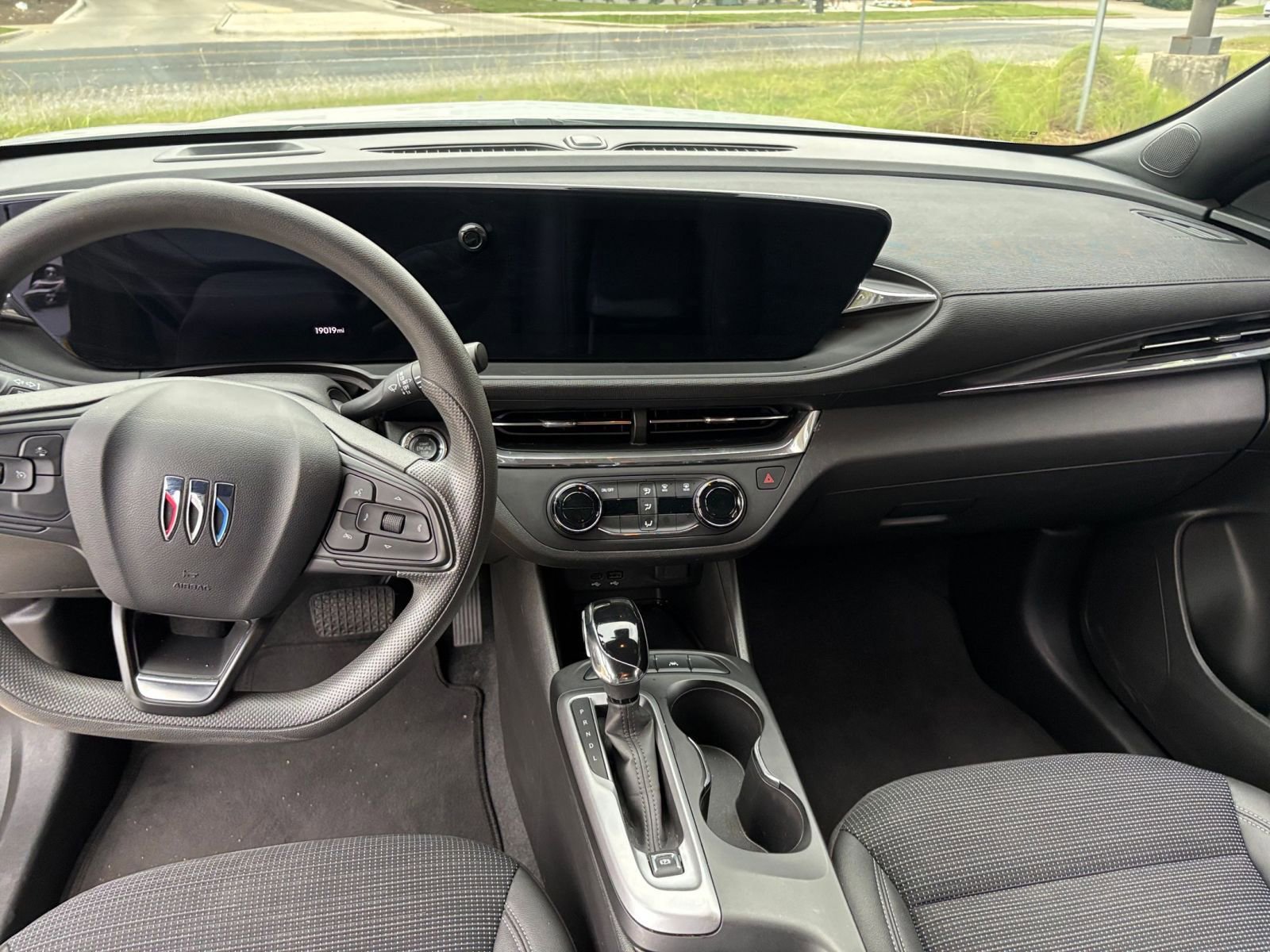 Used 2025 Buick Envista Preferred FWD image 28