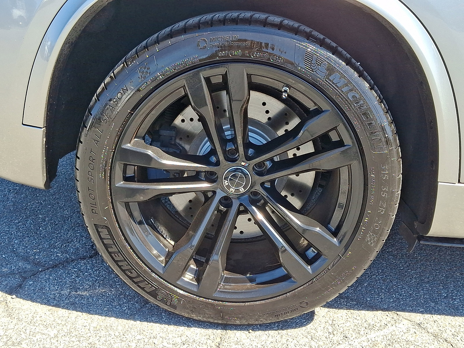 Used 2017 BMW X5 M image 8