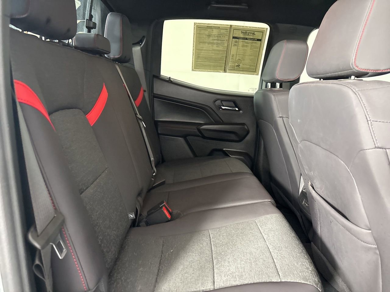 Used 2025 Chevrolet Colorado Z71 w/ Midnight Edition image 21