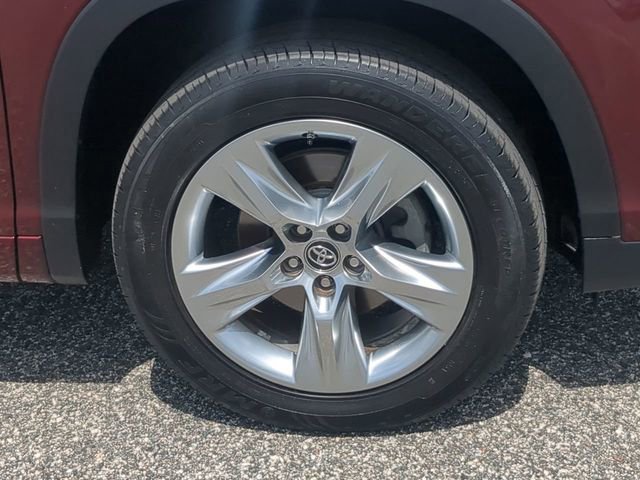 Used 2017 Toyota Highlander Limited image 11