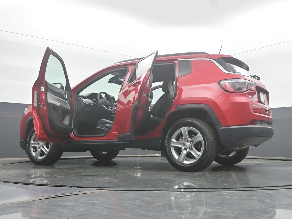 Used 2024 Jeep Compass Latitude AWD/4WD image 58