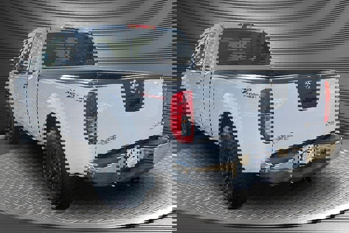 Used 2008 Nissan Frontier SE w/ SE Value Truck Pkg image 4