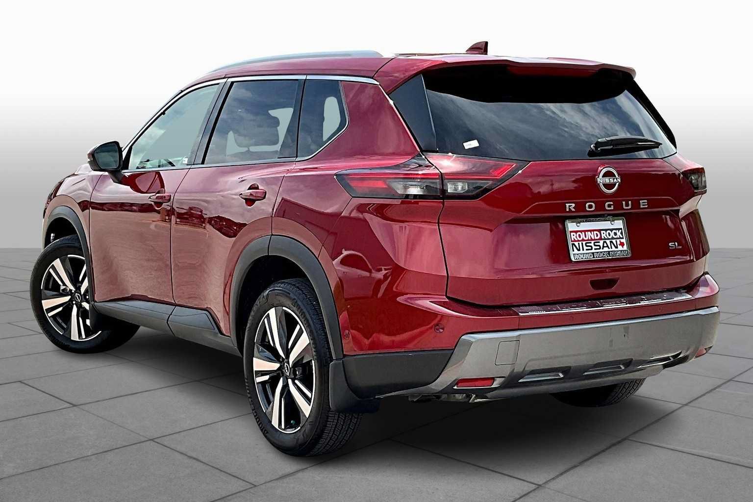 Used 2024 Nissan Rogue SL FWD image 12