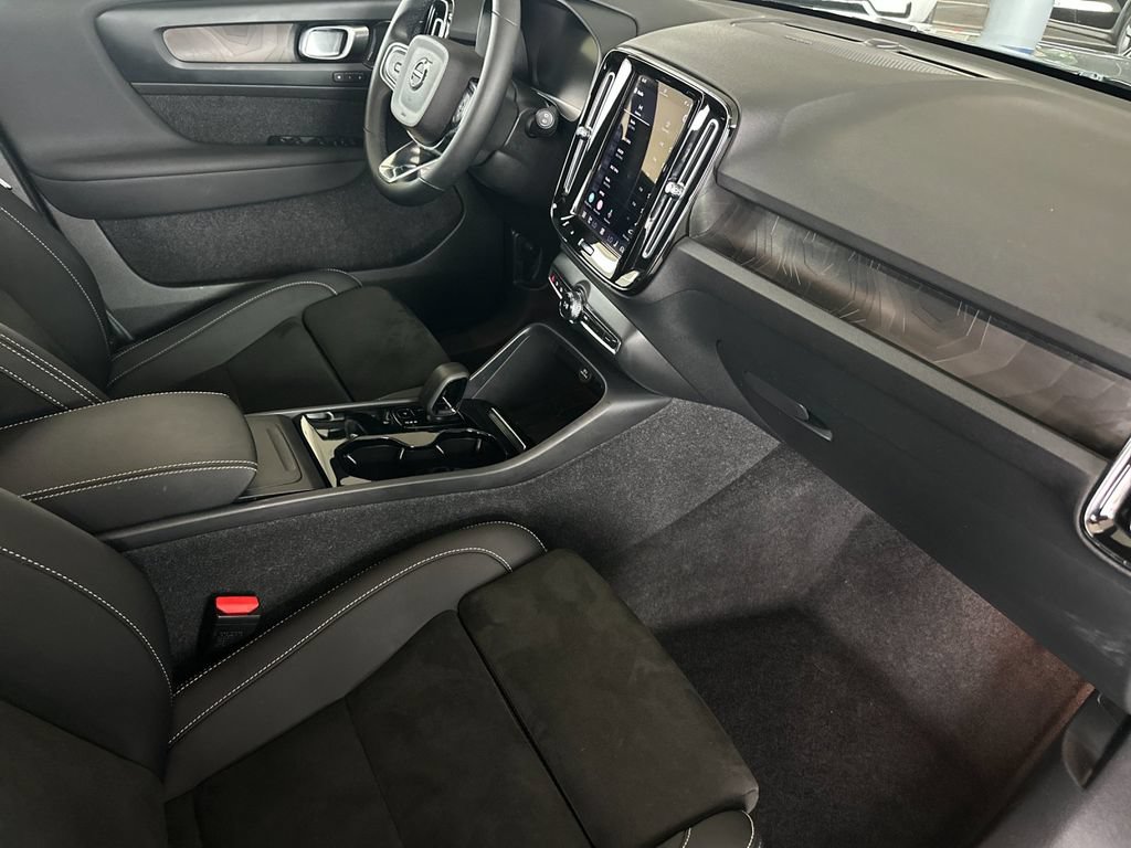 Certified 2023 Volvo XC40 Recharge Ultimate AWD/4WD image 15