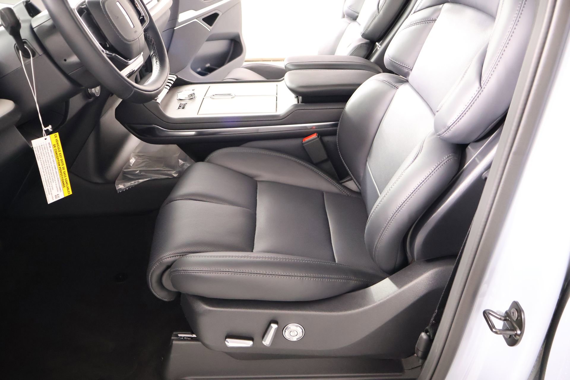 New 2026 Lincoln Navigator L Reserve AWD/4WD image 12