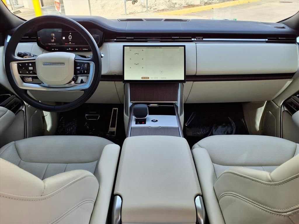 Used 2025 Land Rover Range Rover Long Wheelbase SE AWD/4WD image 14
