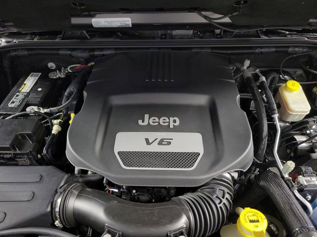 Used 2017 Jeep Wrangler Unlimited Sahara w/ Connectivity Group image 13