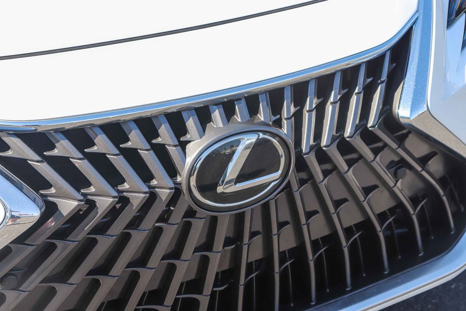 Used 2024 Lexus ES 300h w/ Premium Package FWD image 13