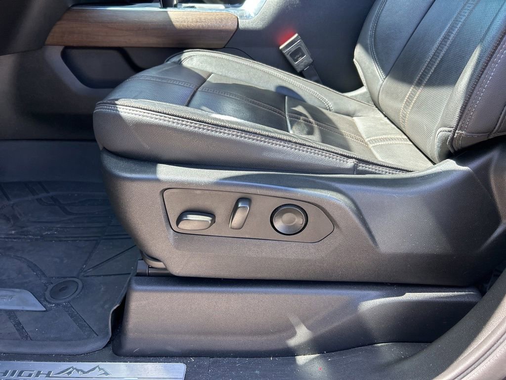 Used 2023 Chevrolet Silverado 1500 High Country w/ High Country Premium Package image 17