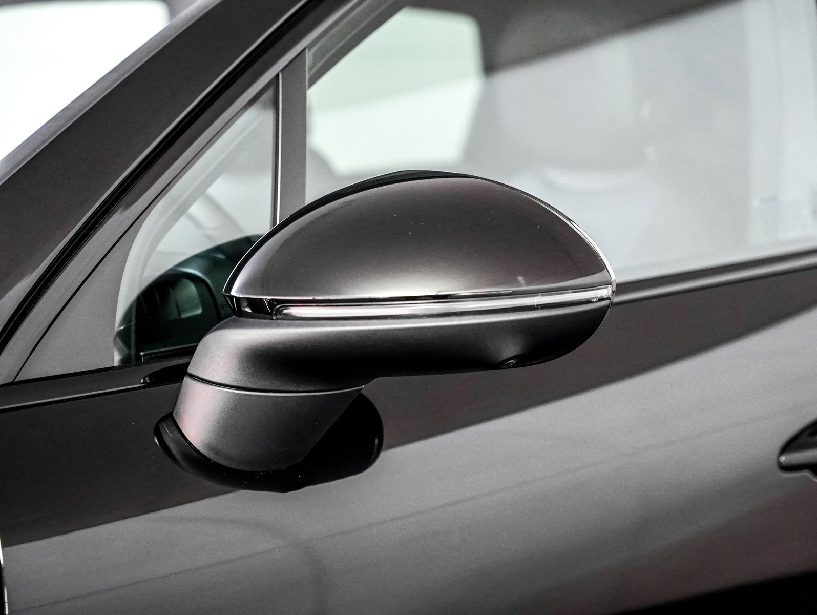 Used 2025 Porsche Cayenne image 27