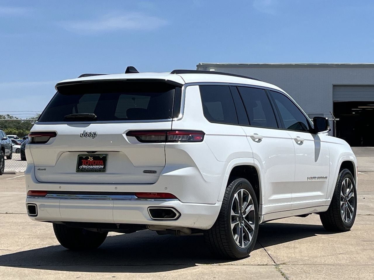 Used 2024 Jeep Grand Cherokee L Overland AWD/4WD image 4