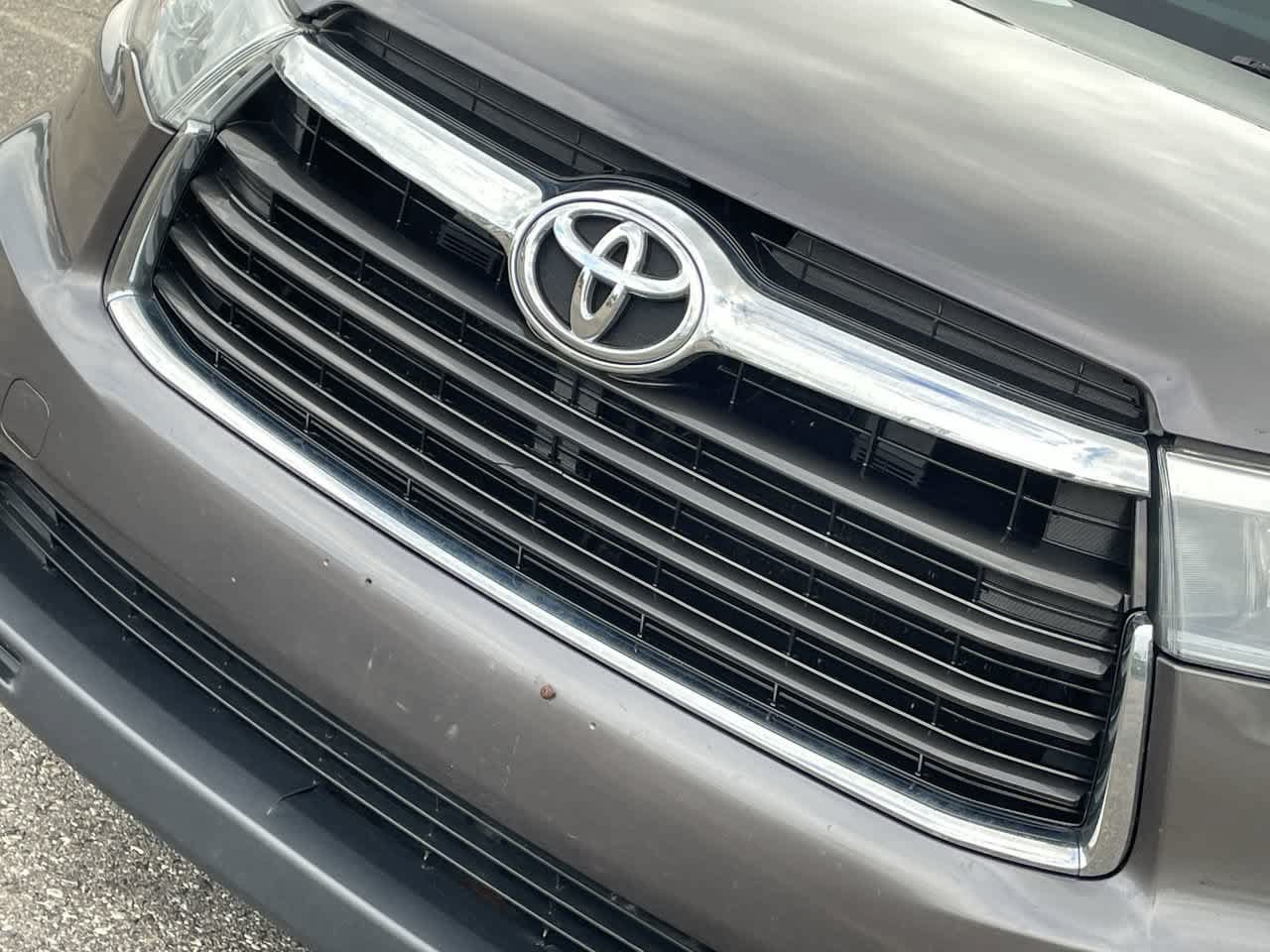 Used 2015 Toyota Highlander XLE AWD/4WD image 35