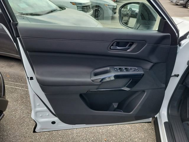 New 2026 Nissan Pathfinder SV image 5