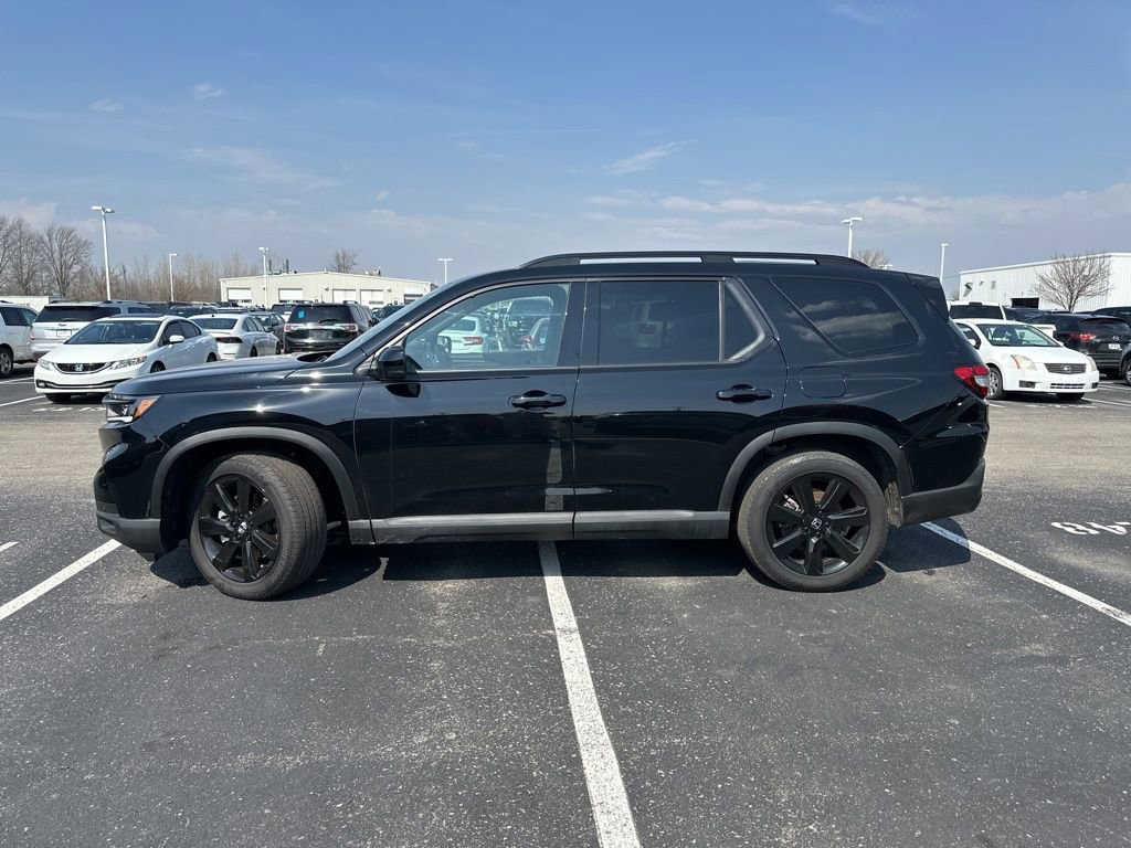 Used 2025 Honda Pilot Black Edition image 9