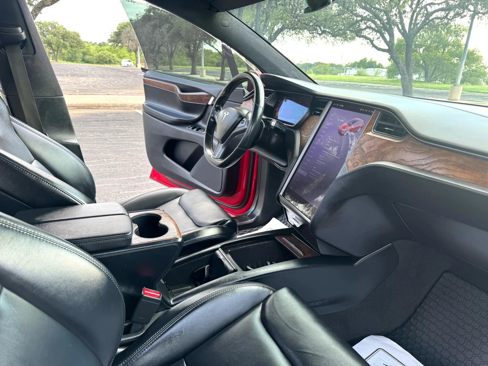 Used 2020 Tesla Model X image 15