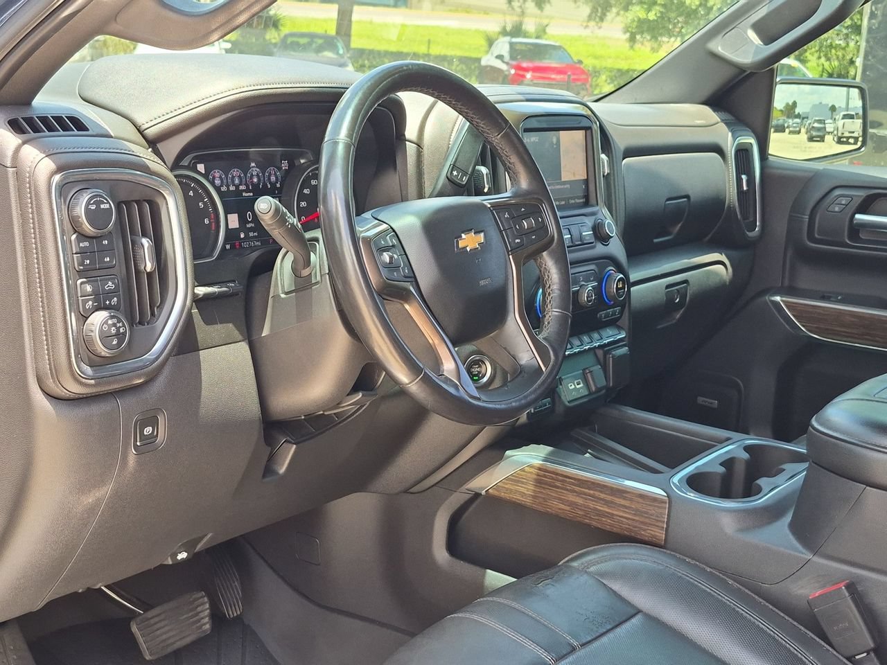 Used 2020 Chevrolet Silverado 1500 High Country w/ Technology Package AWD/4WD image 10