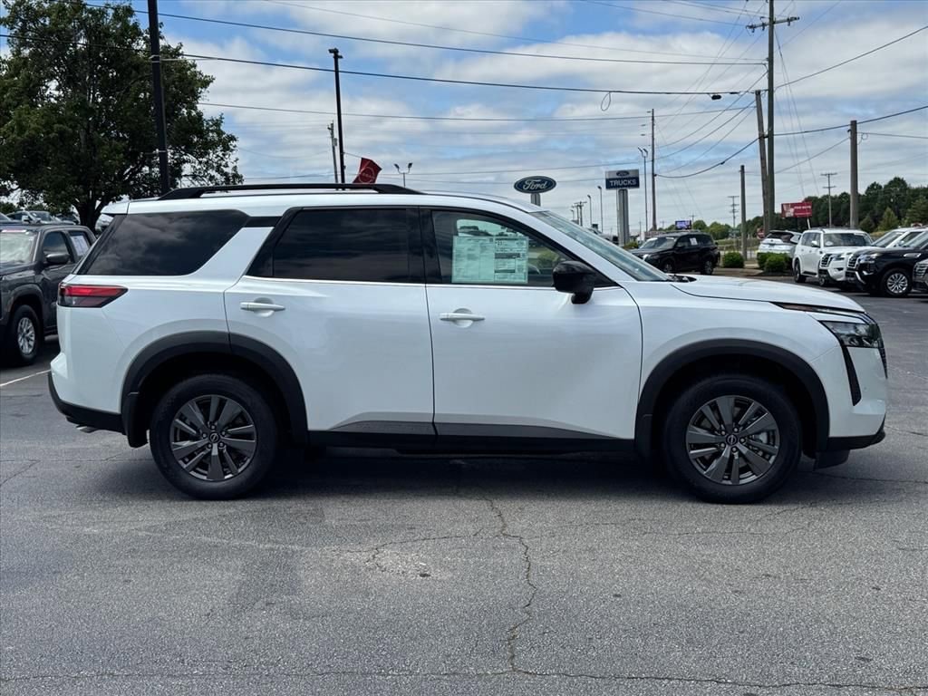 Used 2026 Nissan Pathfinder SV w/ SV Premium Package AWD/4WD image 2