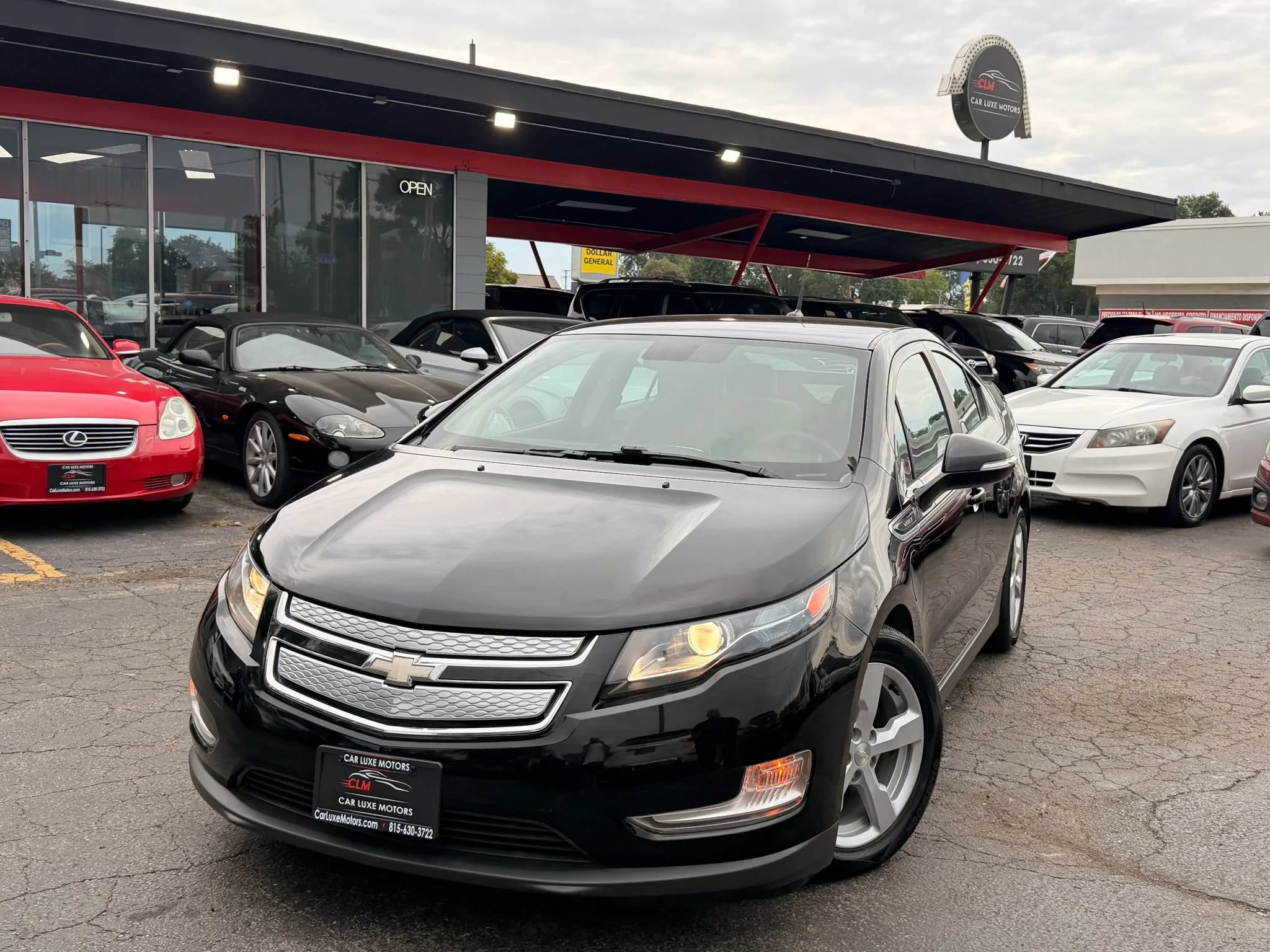 Used 2013 Chevrolet Volt FWD image 1