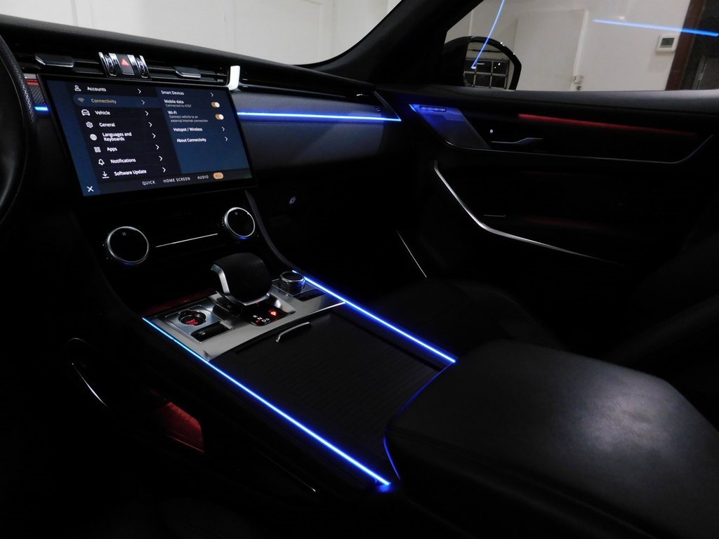 Used 2024 Jaguar F-PACE SVR image 77