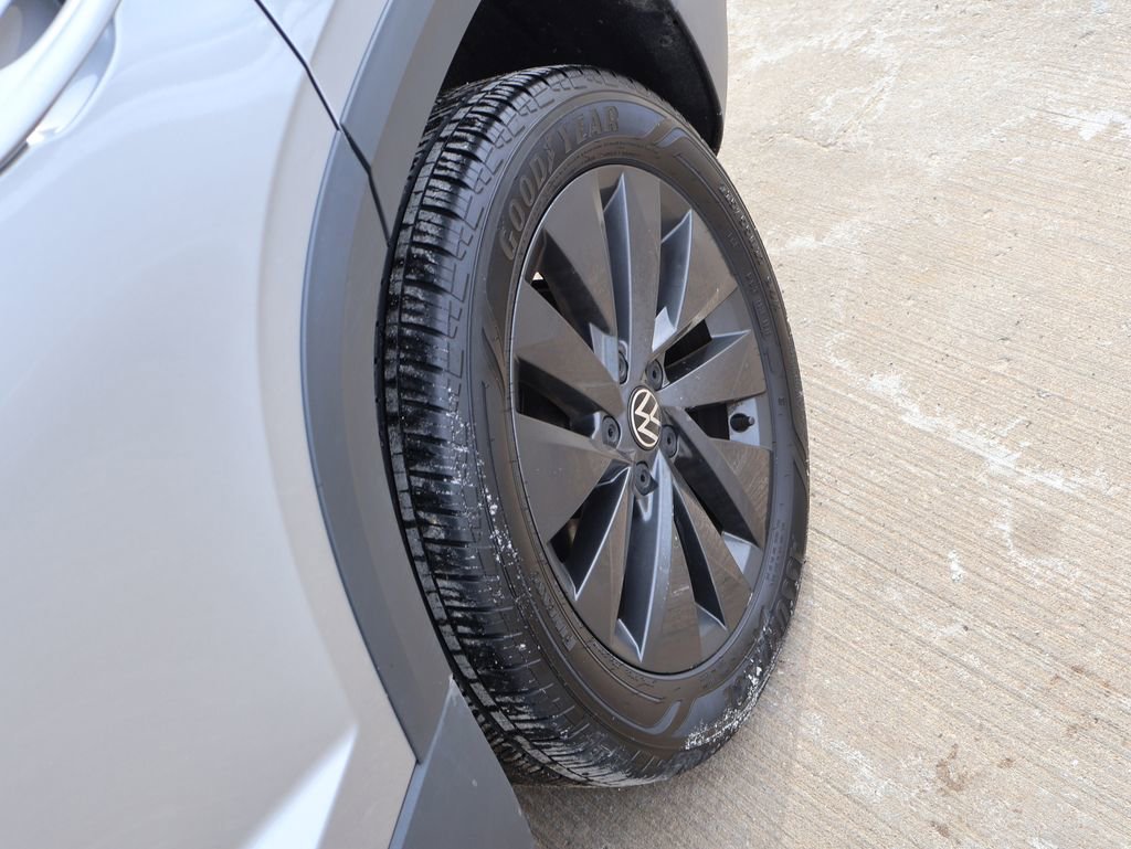 Certified 2023 Volkswagen Taos S image 38