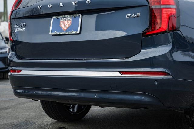 New 2026 Volvo XC90 B6 Plus w/ Protection Package Premier image 9