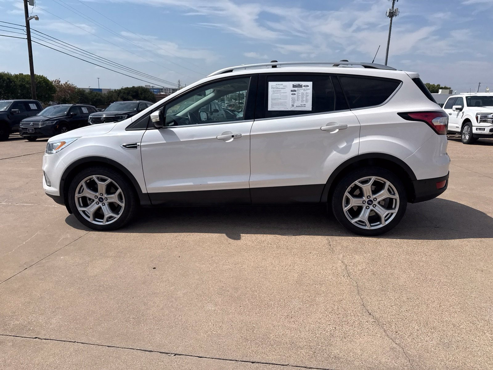 Used 2018 Ford Escape Titanium w/ Ford Safe & Smart Package FWD image 4