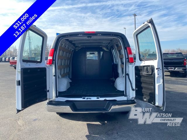 Used 2024 Chevrolet Express 2500 w/ Driver Convenience Package image 15