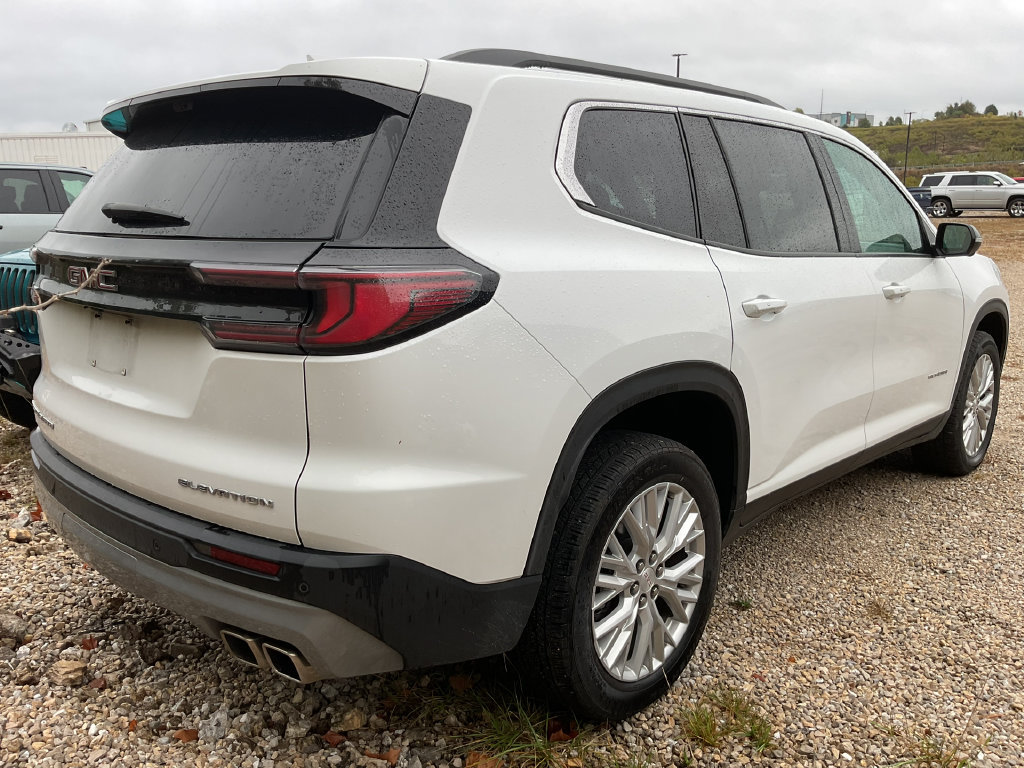 Used 2026 GMC Acadia Elevation w/ Elevation Premium Package AWD/4WD image 6