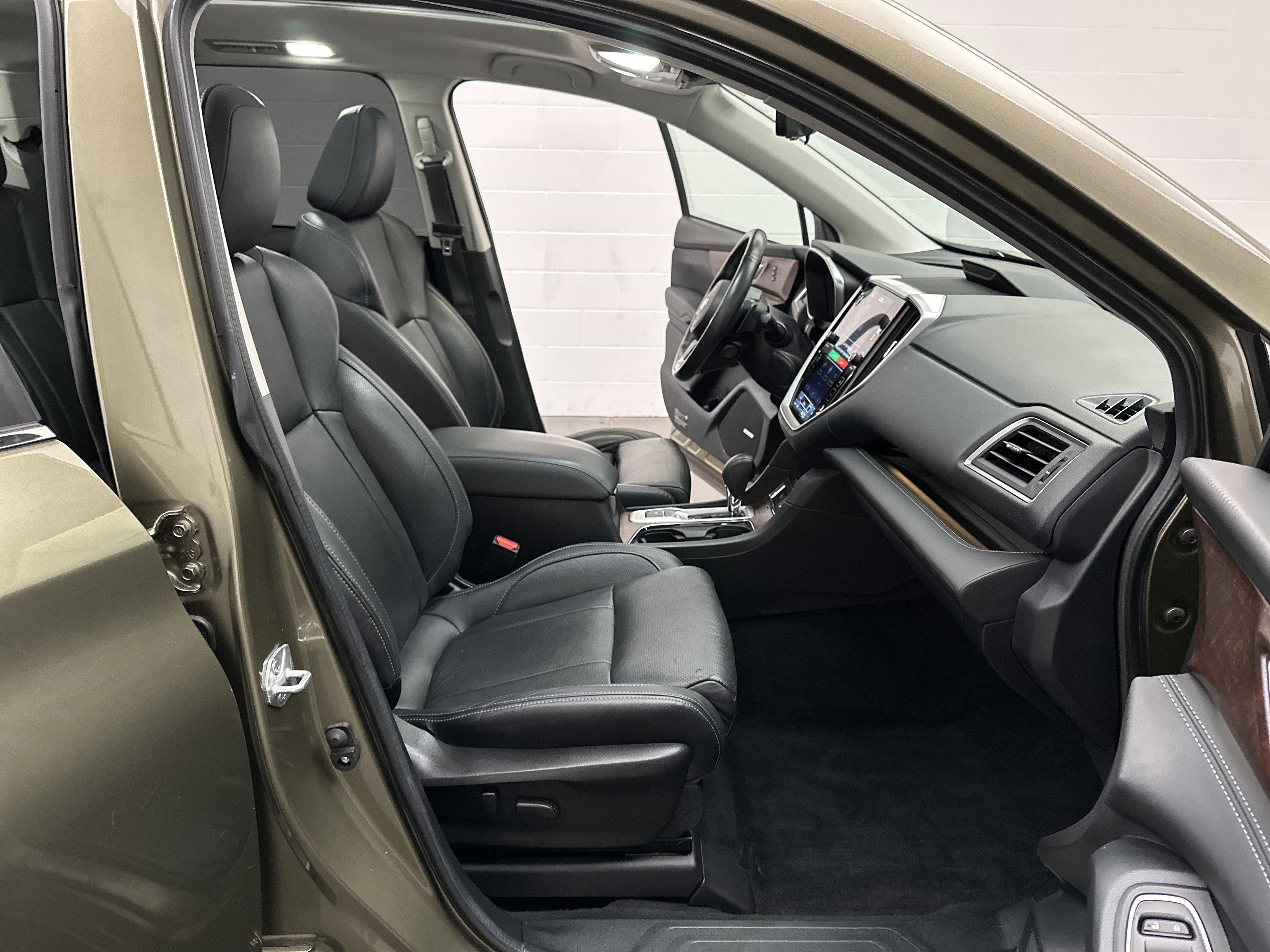 Used 2023 Subaru Ascent Touring AWD/4WD image 26