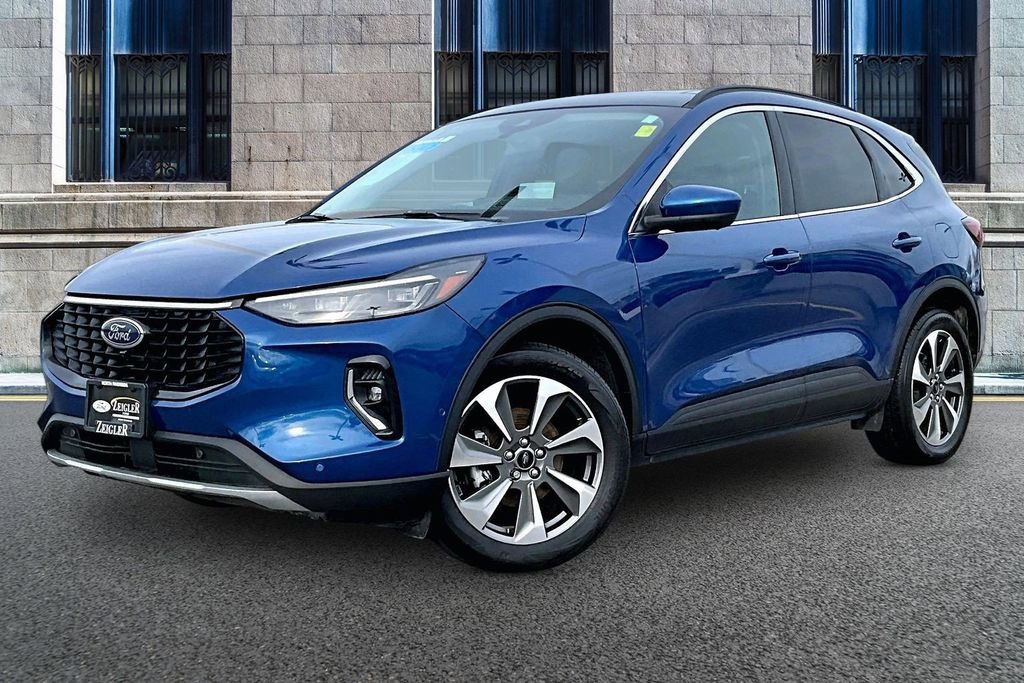 Certified 2023 Ford Escape Platinum w/ Premium Technology Package image 2
