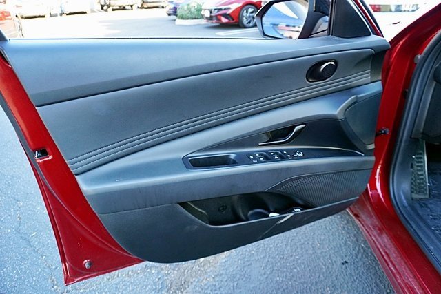 Used 2025 Hyundai Elantra Sport image 21