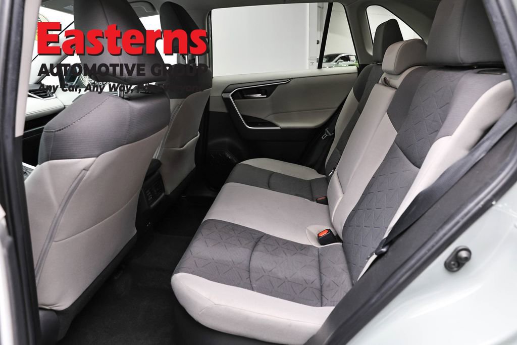 Used 2022 Toyota RAV4 XLE AWD/4WD image 21