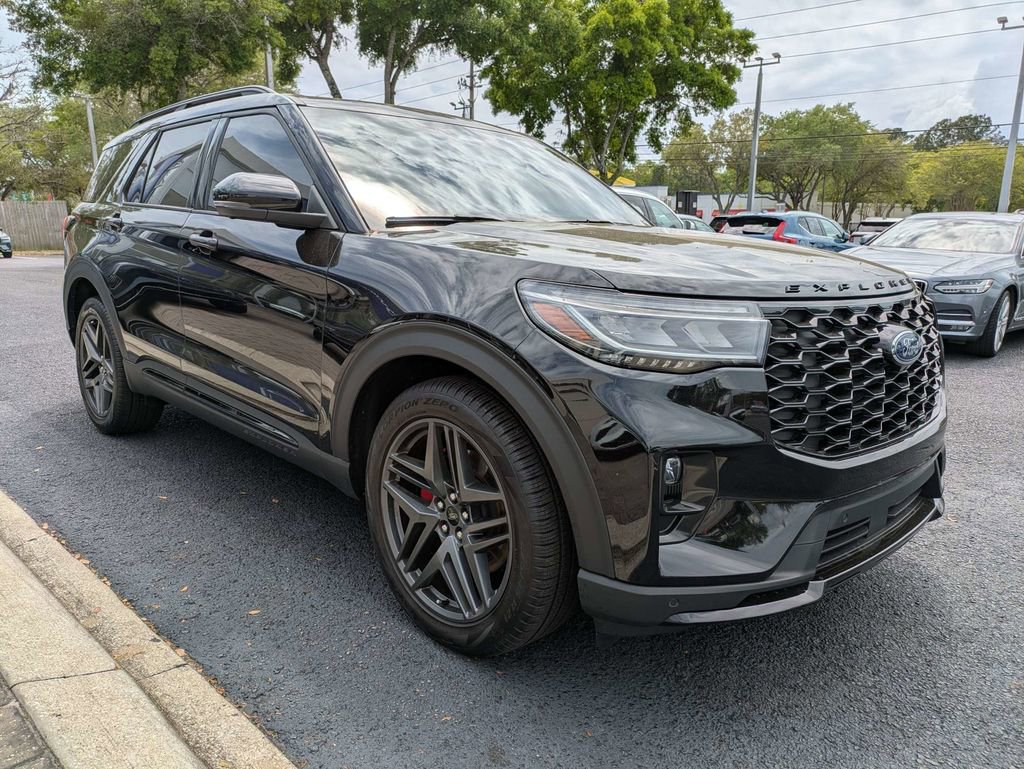 Used 2025 Ford Explorer ST image 8